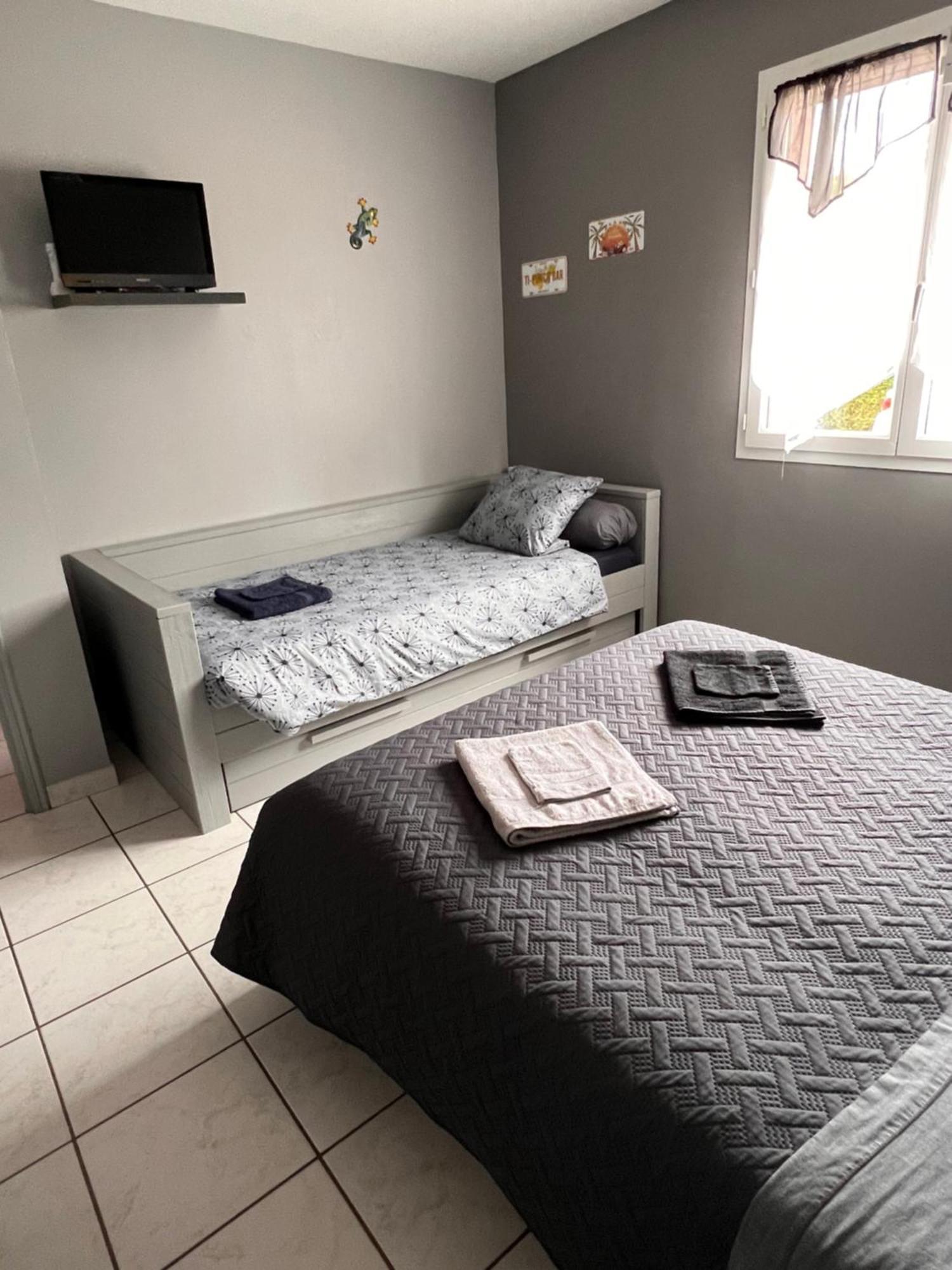 Chambres D'Hotes Chez Florence Montmerle-sur-Saone Dış mekan fotoğraf